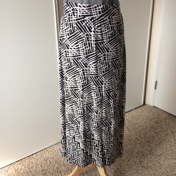 Ann Taylor Dresses & Skirts - 🍃Ann Taylor Petite Maxi